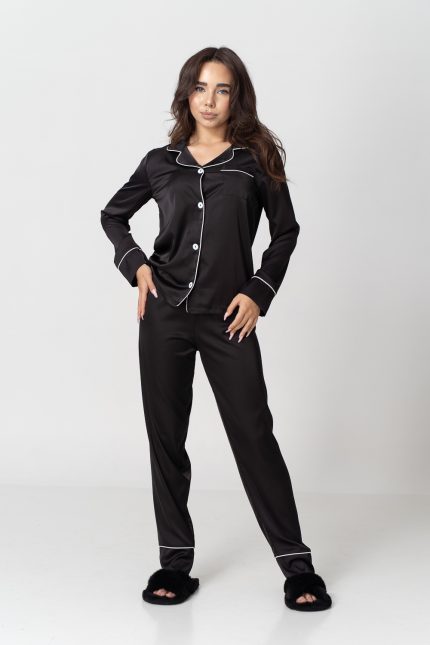 Шовковий комплект-трійка: сорочка, штани та шорти чорного кольору з білим кантом - Зображення 11